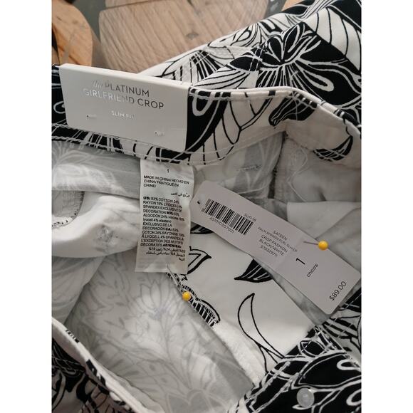 Chico's the Platinum Girlfriend Crop Slim Fit Floral Pants Black White Medium - Picture 4 of 11